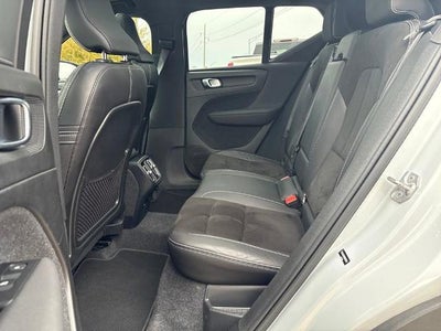 2022 Volvo XC40 T4 R-Design