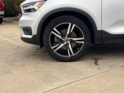 2022 Volvo XC40 T4 R-Design