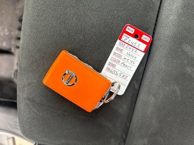 2022 Volvo XC40 T4 R-Design