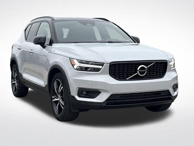 2022 Volvo XC40 T4 R-Design