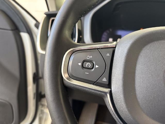 2024 Volvo XC60 Recharge Plug-In Hyb Core Dark Theme