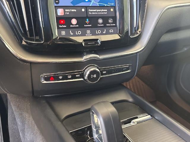 2024 Volvo XC60 Recharge Plug-In Hyb Core Dark Theme