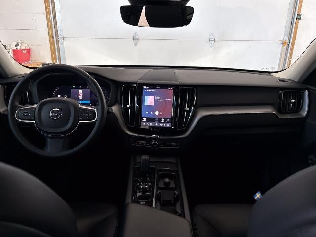 2024 Volvo XC60 Recharge Plug-In Hyb Core Dark Theme