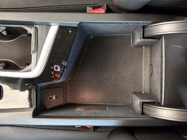 2024 Volvo XC60 Recharge Plug-In Hyb Core Dark Theme