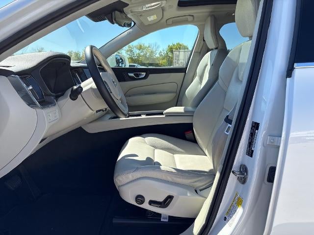 2022 Volvo XC60 Momentum