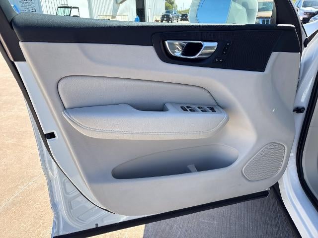 2022 Volvo XC60 Momentum