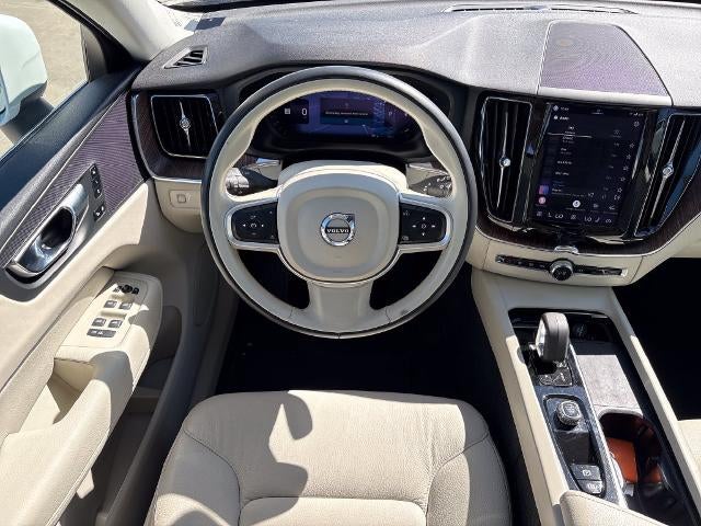 2022 Volvo XC60 Momentum