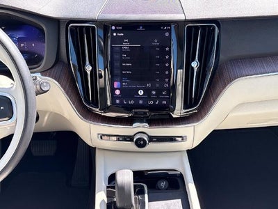 2022 Volvo XC60 Momentum