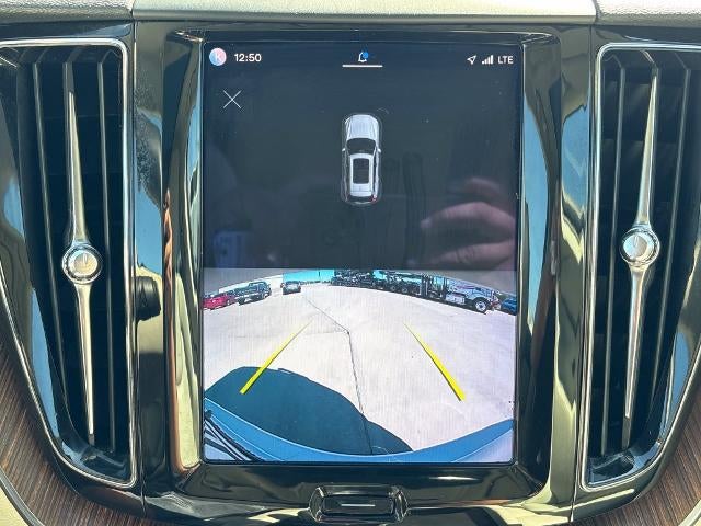 2022 Volvo XC60 Momentum
