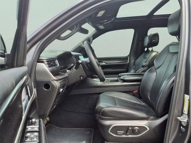 2023 Jeep Wagoneer L Base