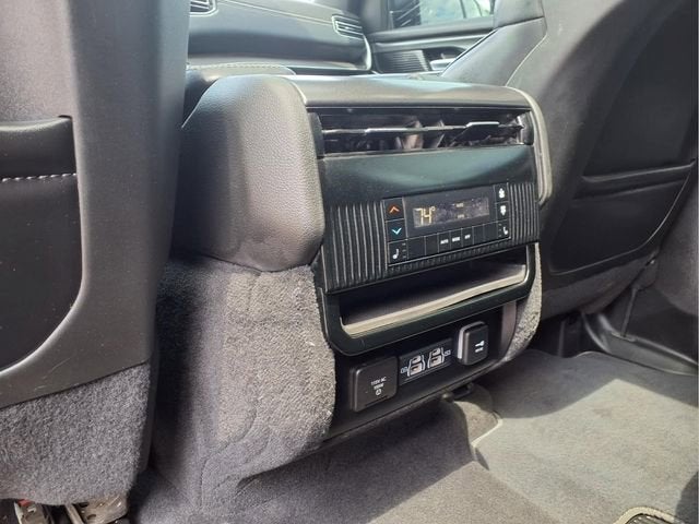2023 Jeep Wagoneer L Base