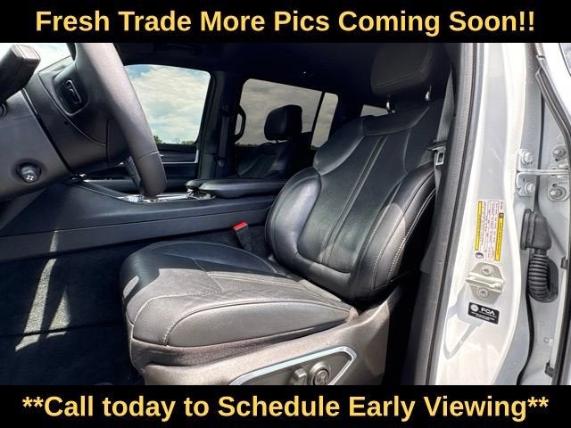 2023 Jeep Wagoneer Base