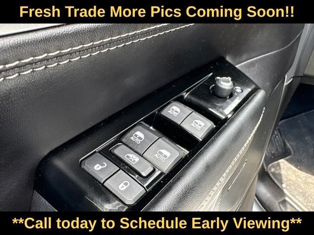 2023 Jeep Wagoneer Base