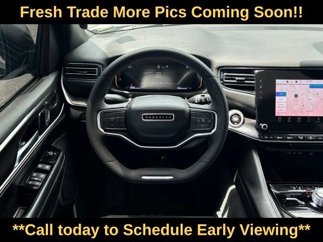 2023 Jeep Wagoneer Base