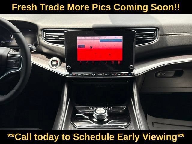 2023 Jeep Wagoneer Base