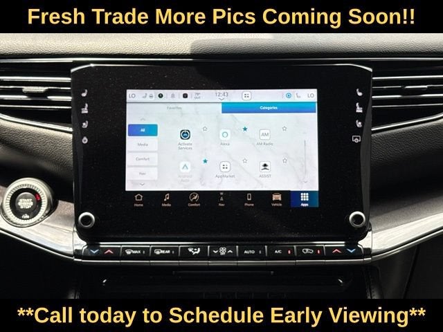 2023 Jeep Wagoneer Base