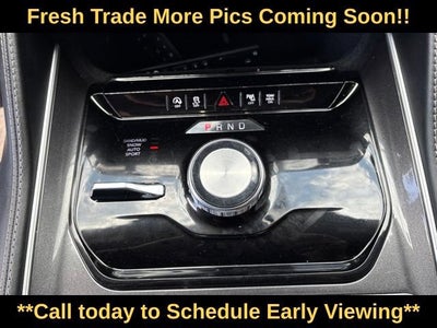 2023 Jeep Wagoneer Base