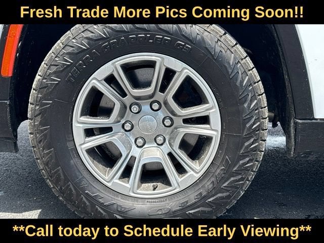 2023 Jeep Wagoneer Base