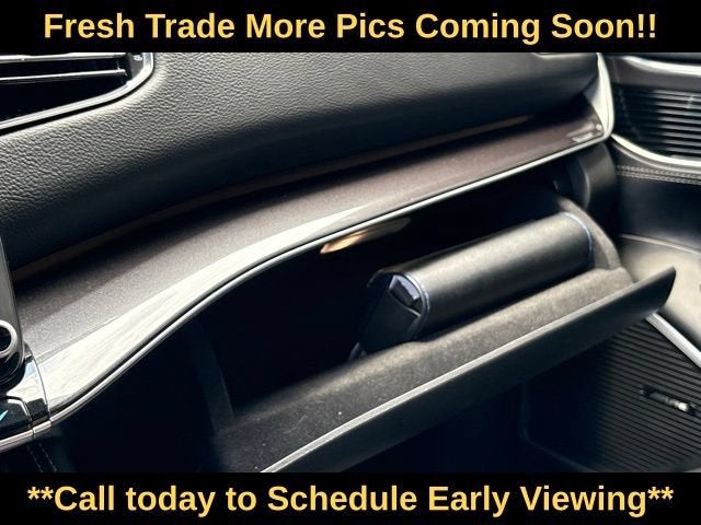 2023 Jeep Wagoneer Base