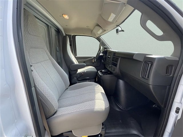 2025 Chevrolet Express Cutaway 3500 1WT