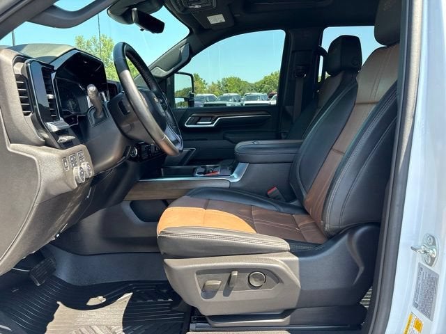 2025 Chevrolet Silverado 3500 HD High Country