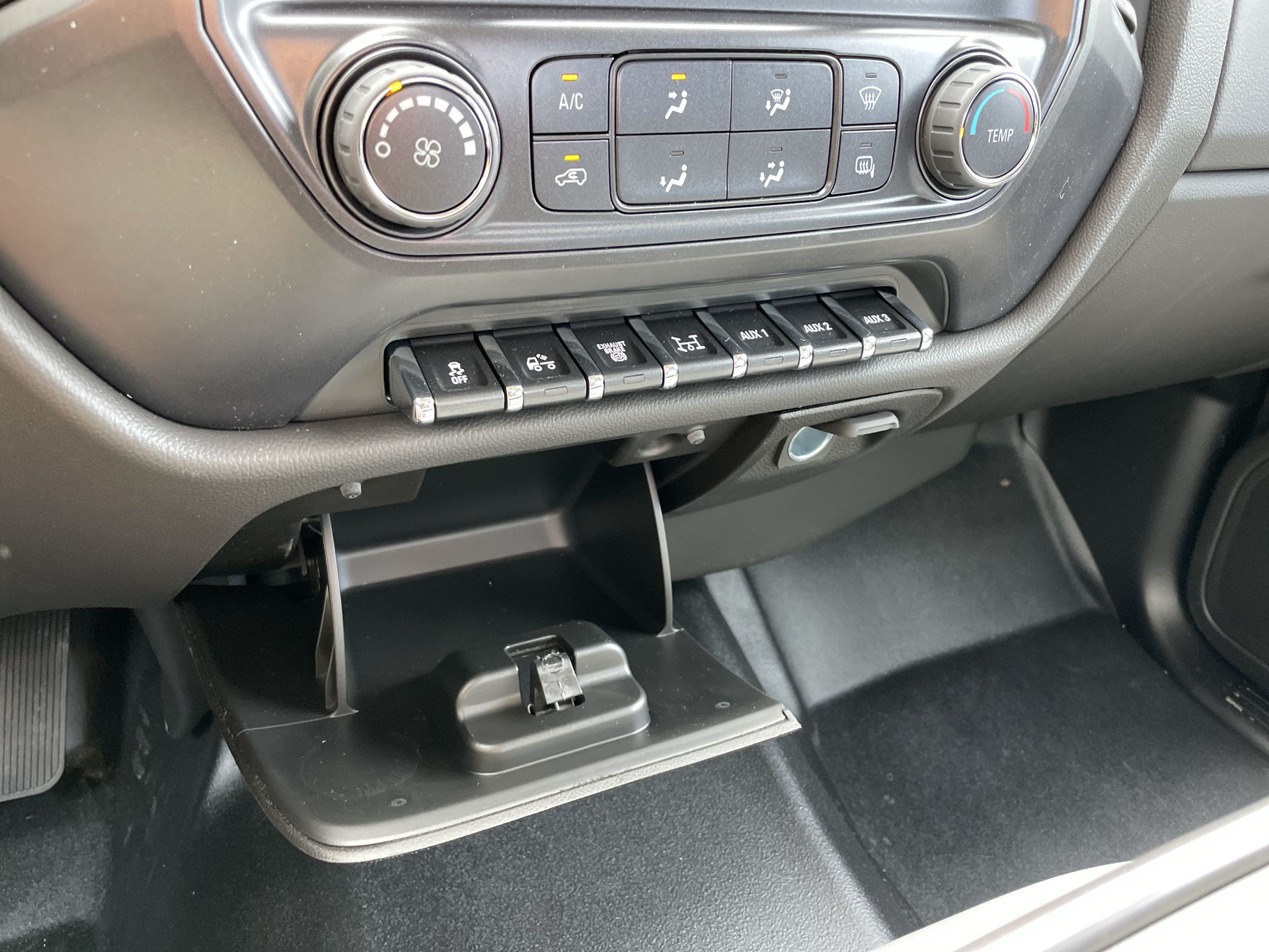 2024 Chevrolet Silverado 5500 HD Work Truck