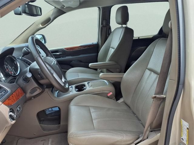 2015 Chrysler Town & Country Touring-L