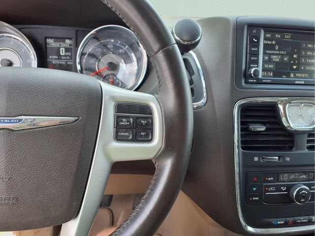 2015 Chrysler Town & Country Touring-L