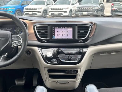 2023 Chrysler Voyager LX