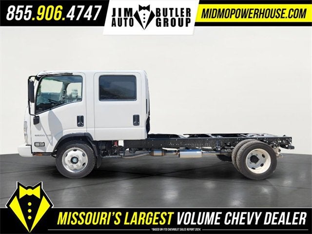 2025 Chevrolet Low Cab Forward 5500 XG Base