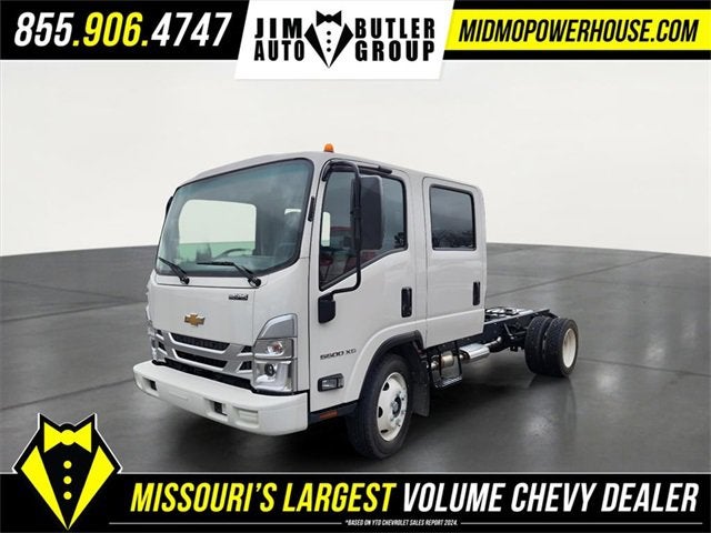 2025 Chevrolet Low Cab Forward 5500 XG Base