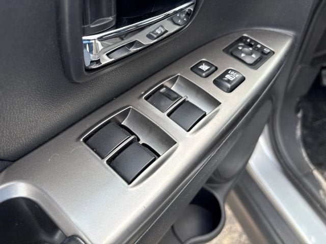 2025 Mitsubishi Outlander Sport S