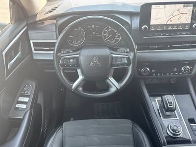 2024 Mitsubishi Outlander SE