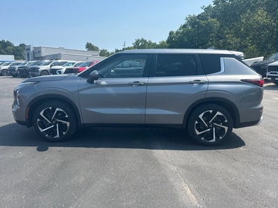 2024 Mitsubishi Outlander SE